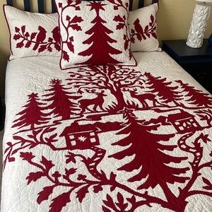 POTTERY BARN QUEEN HOLIDAY QUILT W/2 STANDARD SHAMS, 1 EURO SHAM. EUC